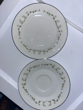 Sheffield Elegance Fine China saucer and plate 2 pc set